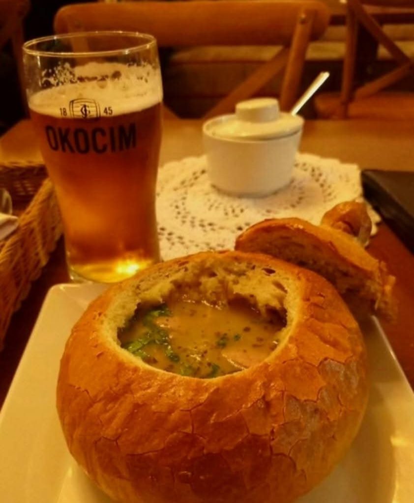 Pan con Sopa en Restaurante de Cracovia