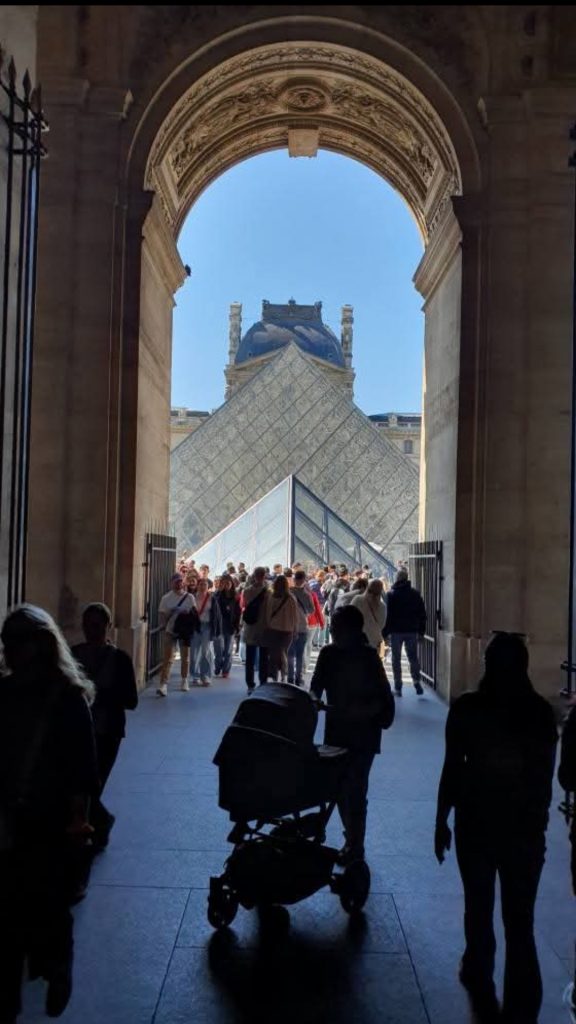 Exteriores Museo De Louvre Paris