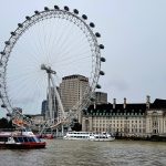 Ojo de Londres en visto desde el Tamesis en Londres